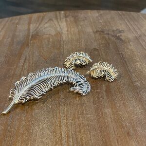 Silver Feather Brooch and Earrings Set. Vintage odds clasp broken on brooch.